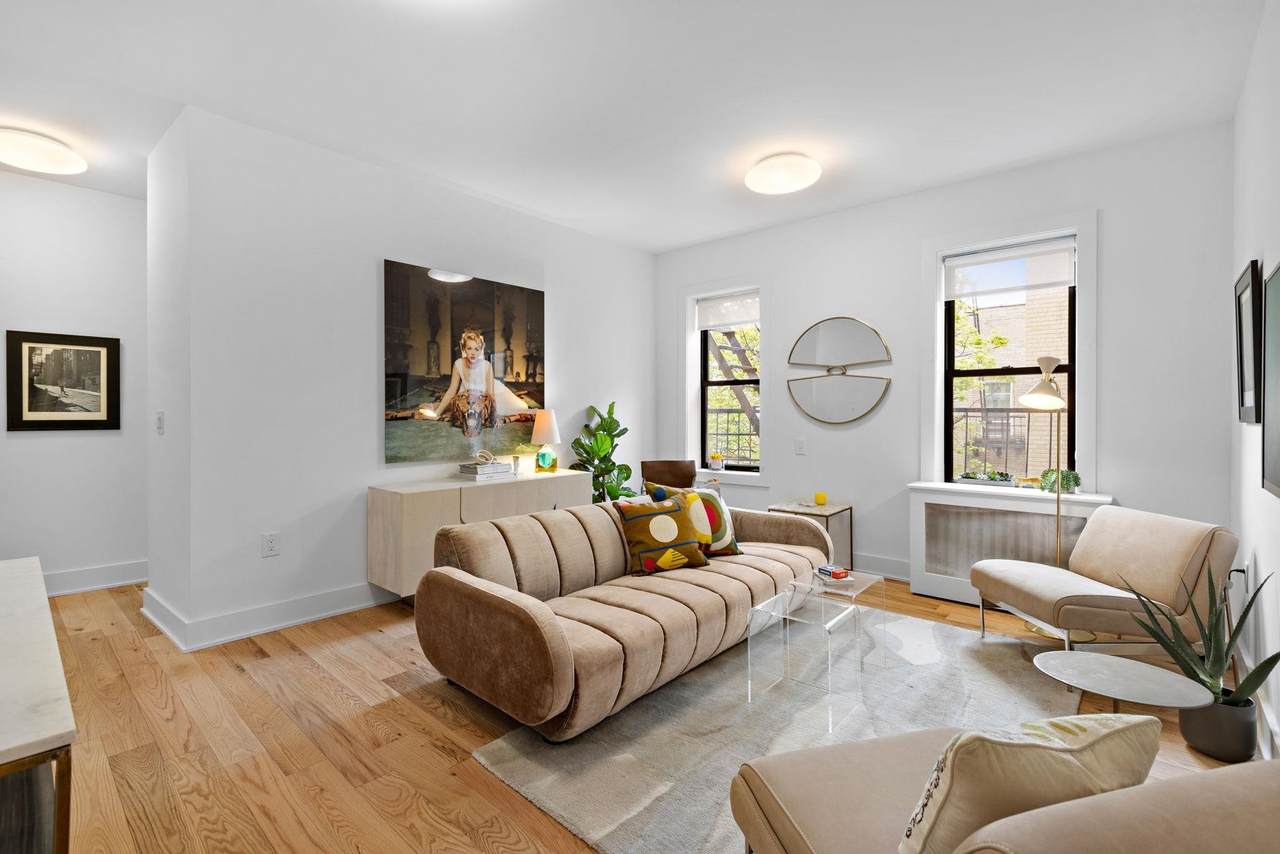 107 Kensington Ave - Photo 1