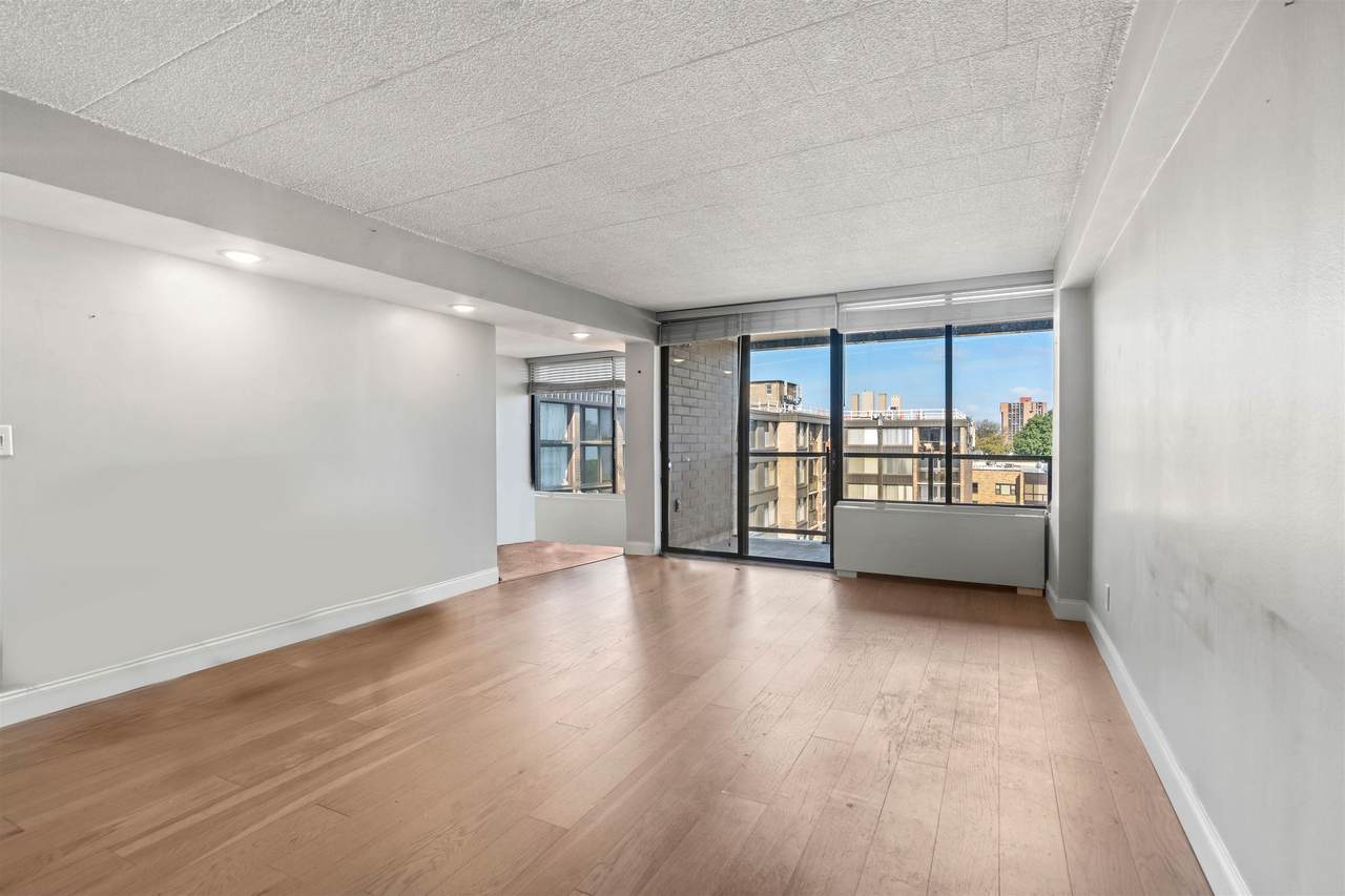 9060 Palisade Ave - Photo 1