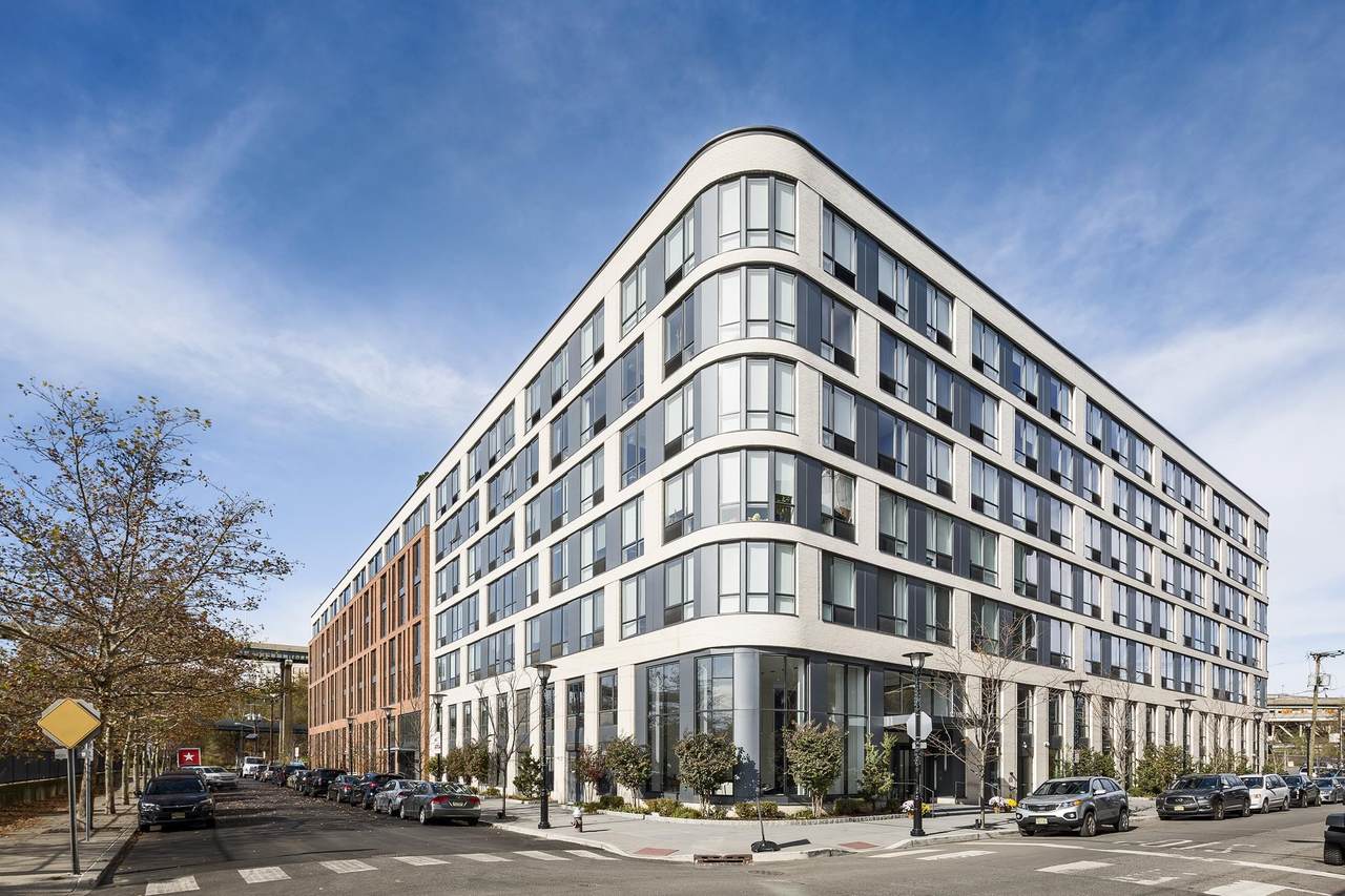 372 9TH ST - Photo 1