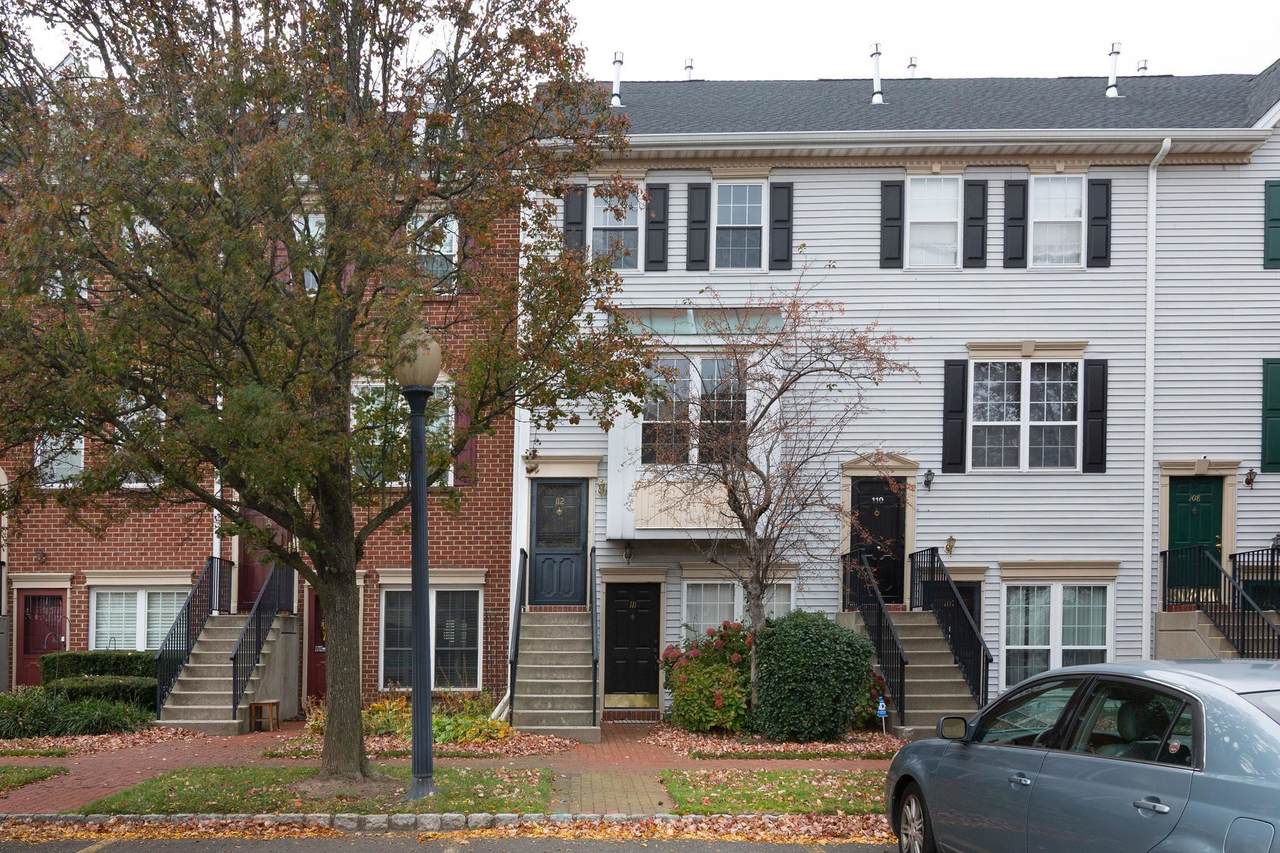 112 Cottonwood St - Photo 1