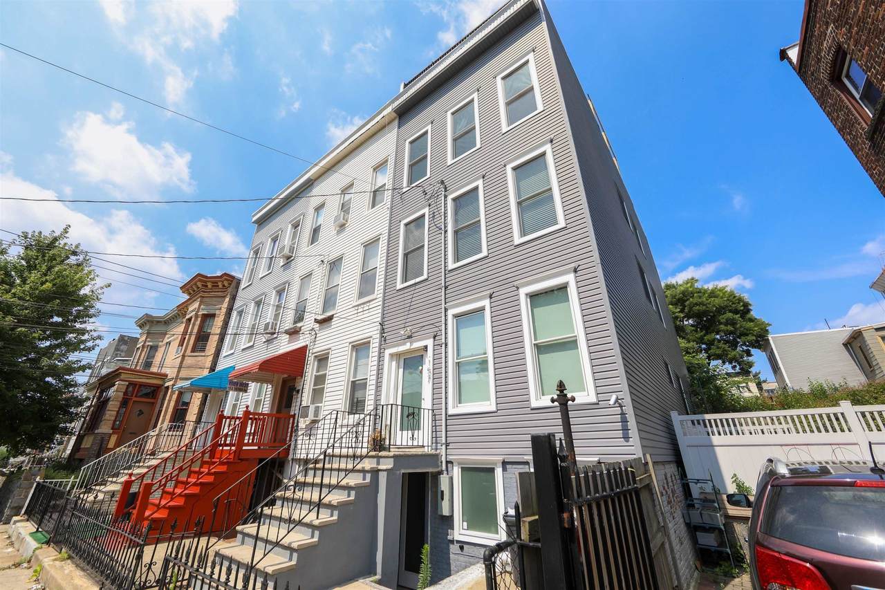 157 Sherman Ave - Photo 1