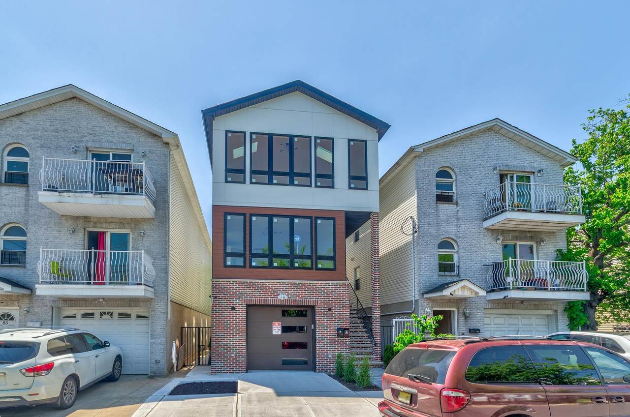 85 Myrtle Ave - Photo 1