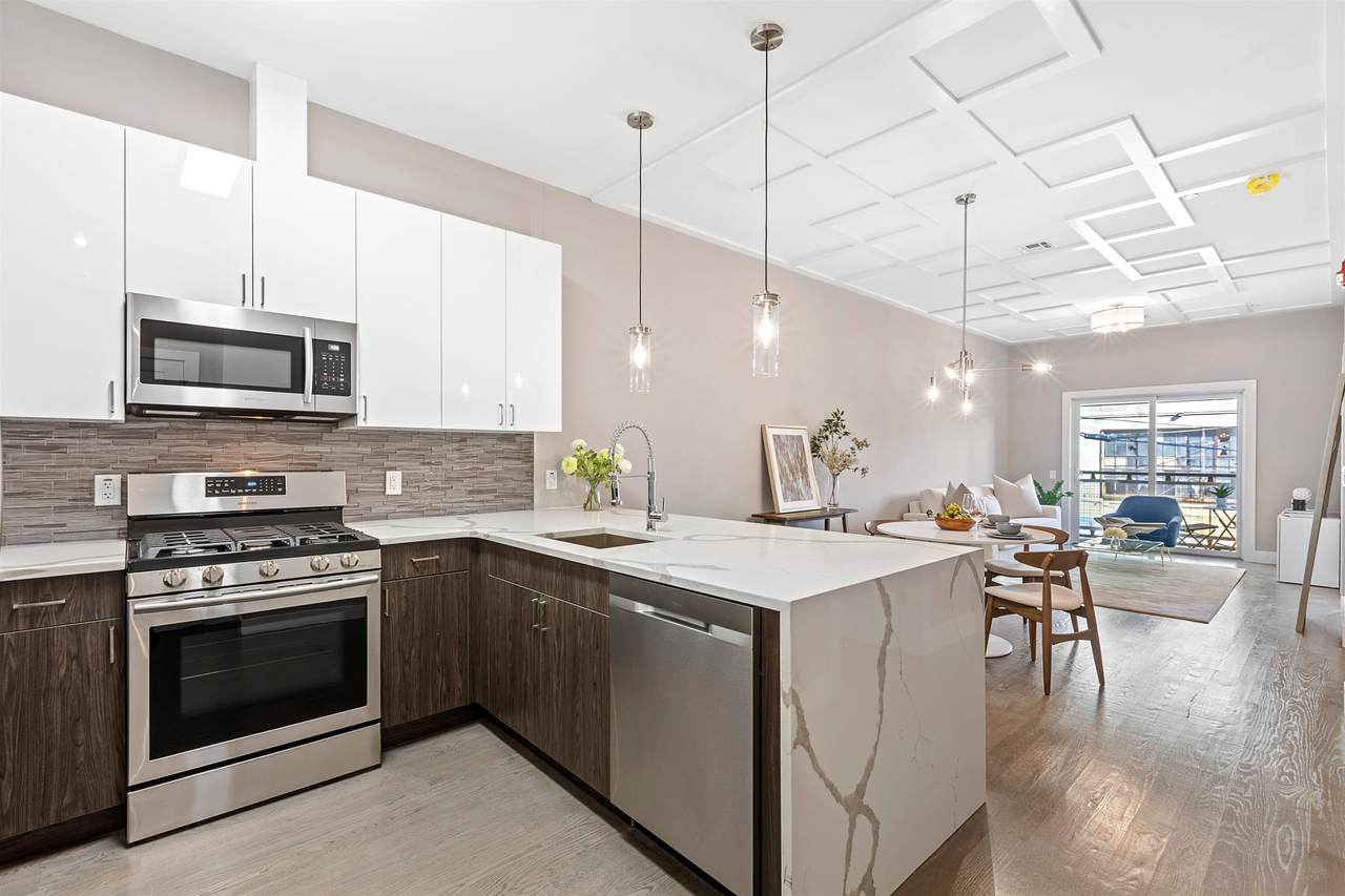 313 Pine St - Photo 1