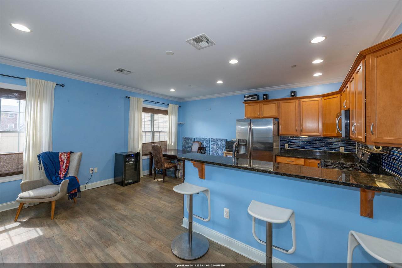 604 Avenue A - Photo 1