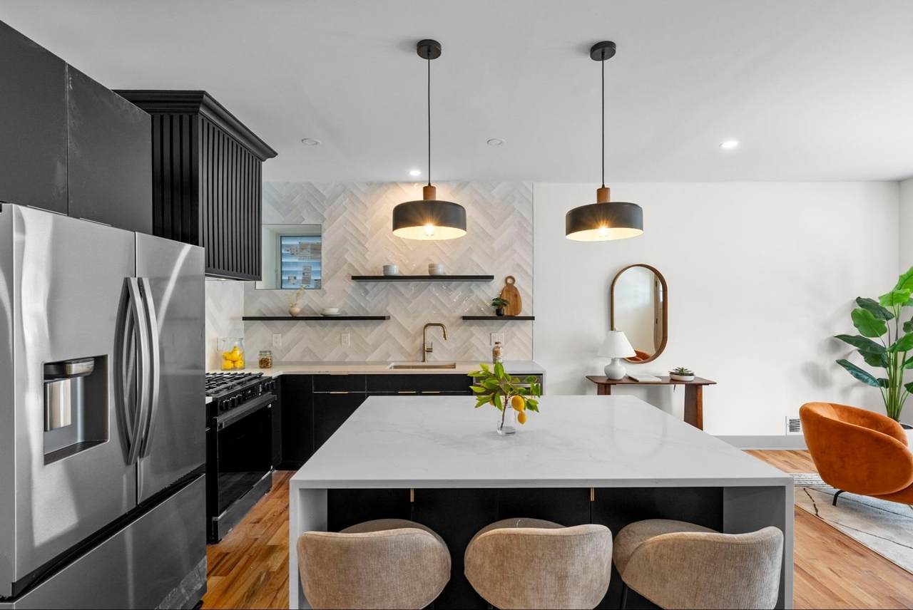 221 Clerk St - Photo 1