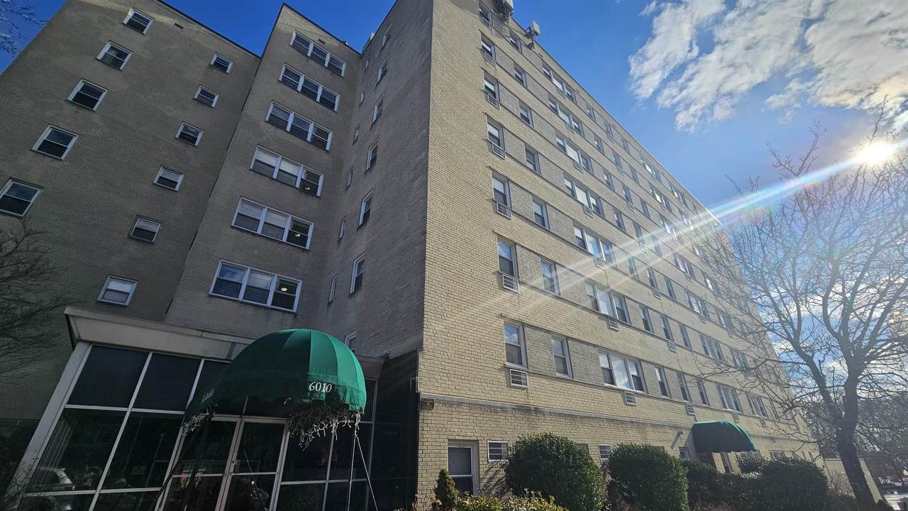 6010 Blvd East - Photo 1