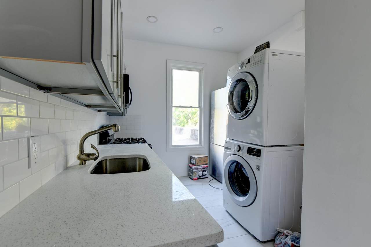 1103 Grand Ave - Photo 1