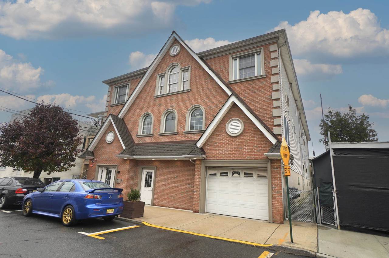 6708 Jackson St - Photo 1