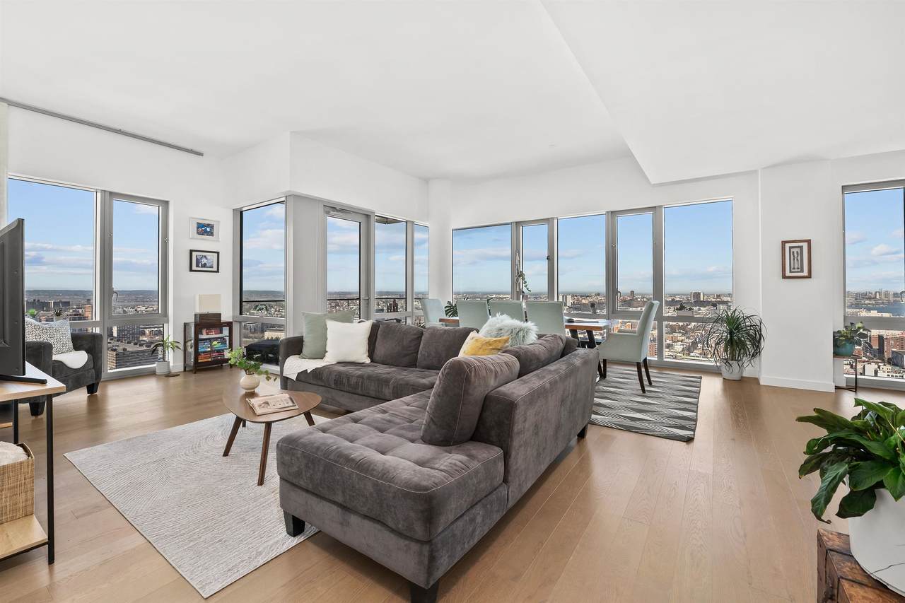 75 Park Lane South - Photo 1