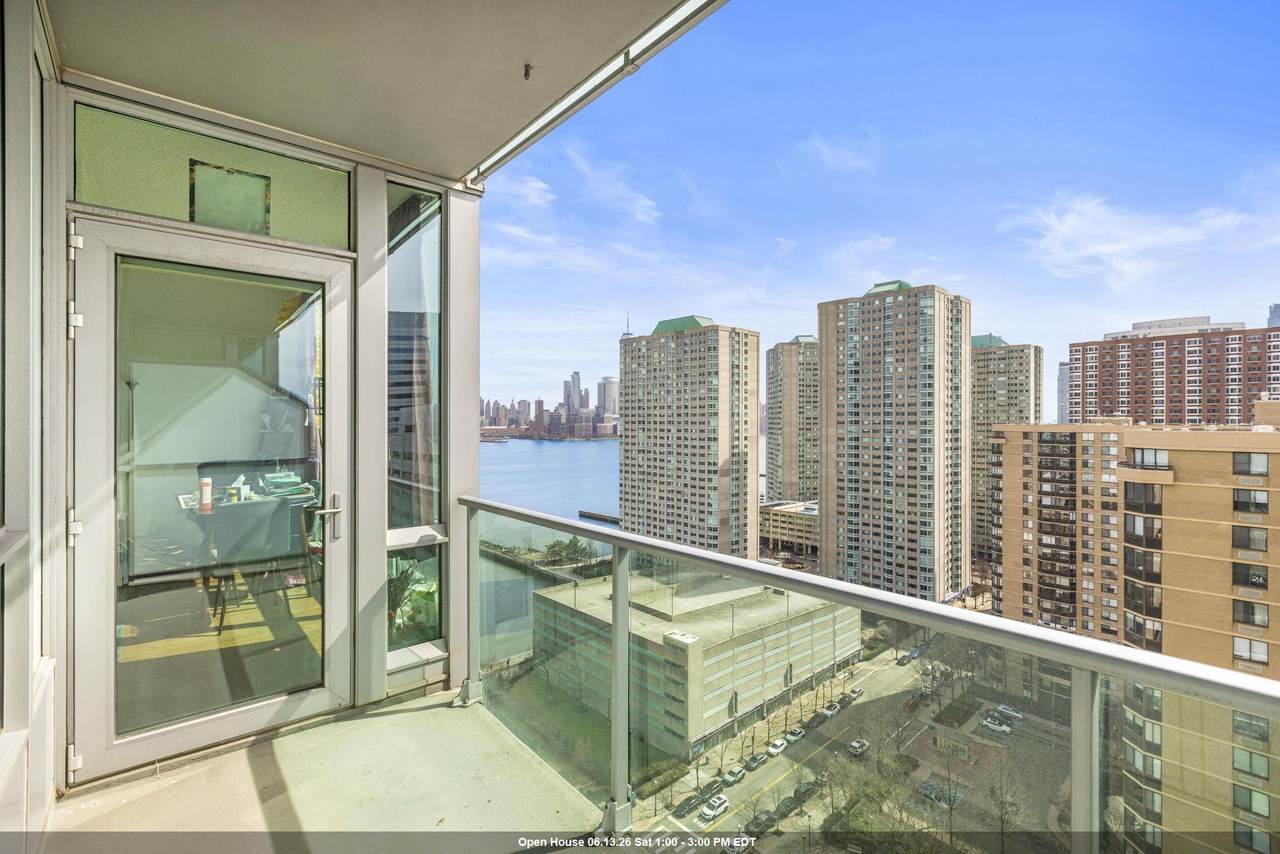 20 Newport Parkway - Photo 1