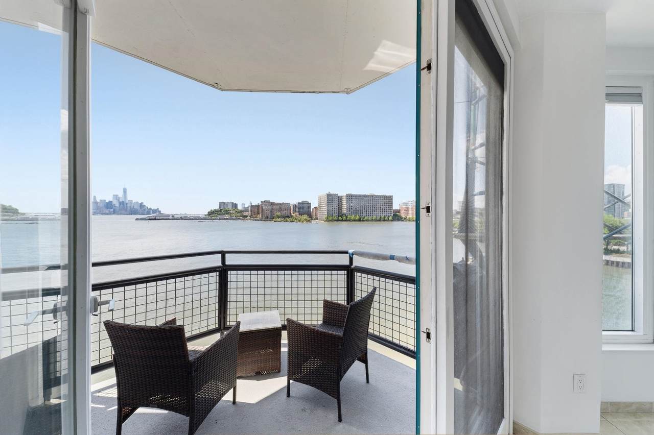 600 Harbor Blvd - Photo 1