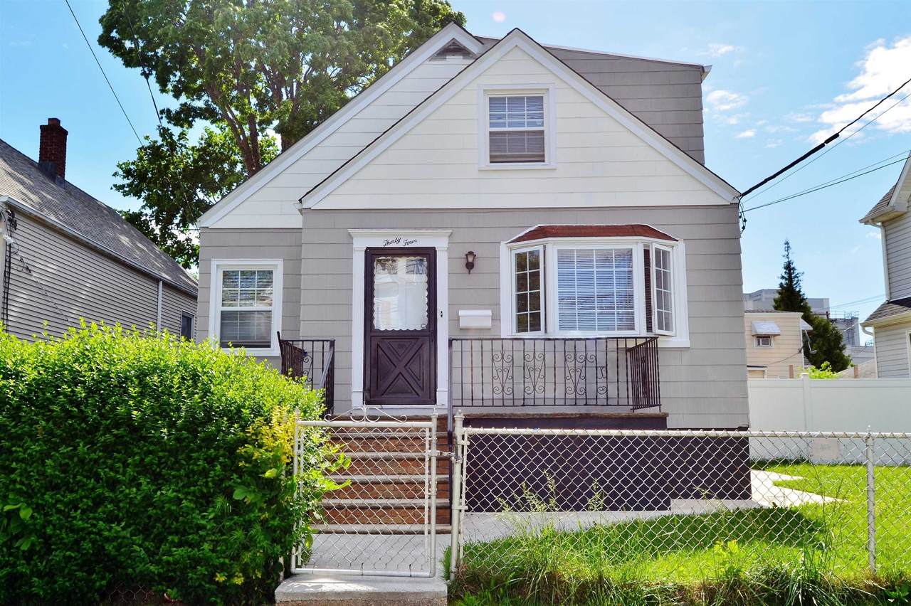 34 Newman Ave - Photo 1