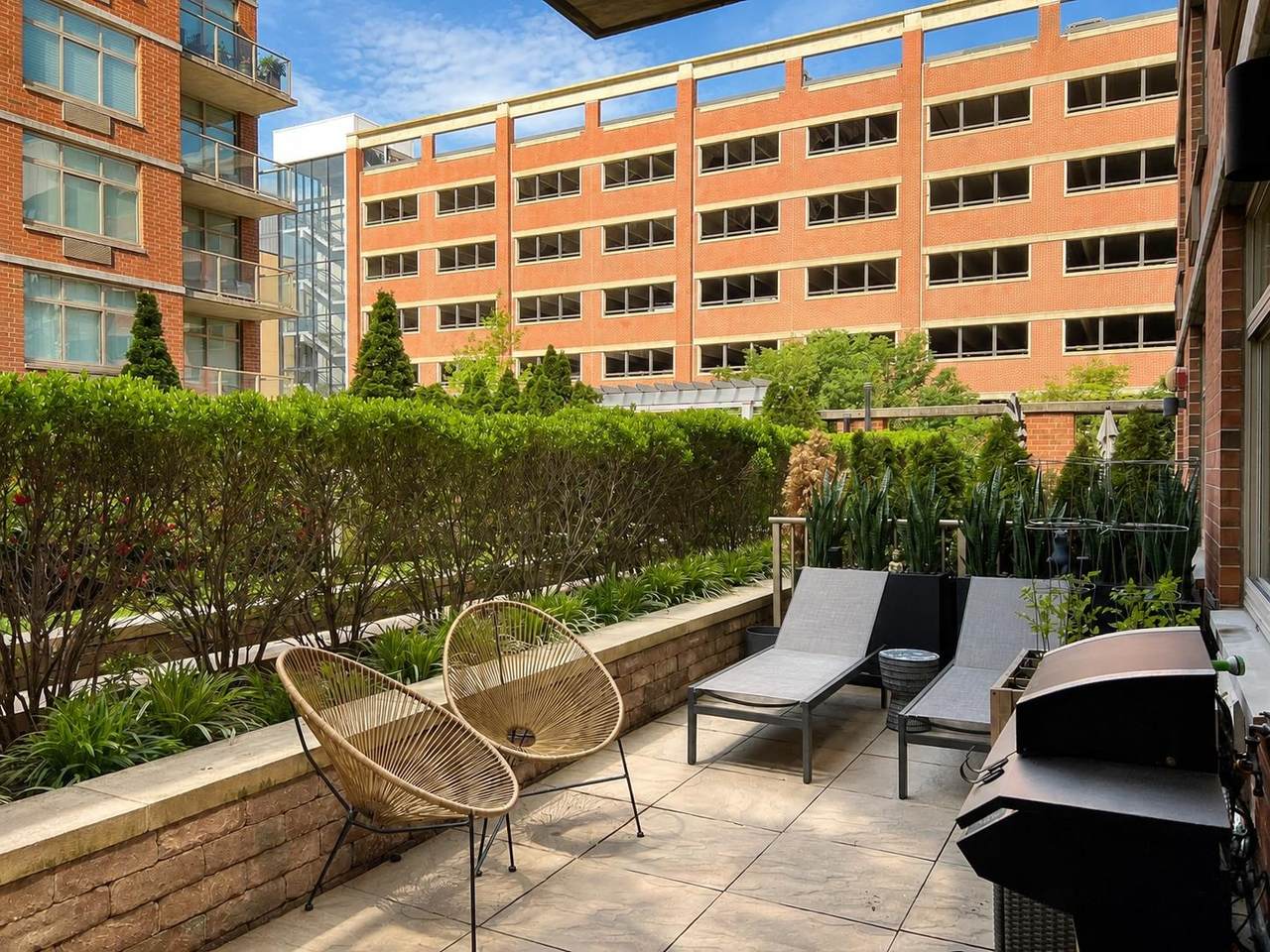 1450 Washington St - Photo 1