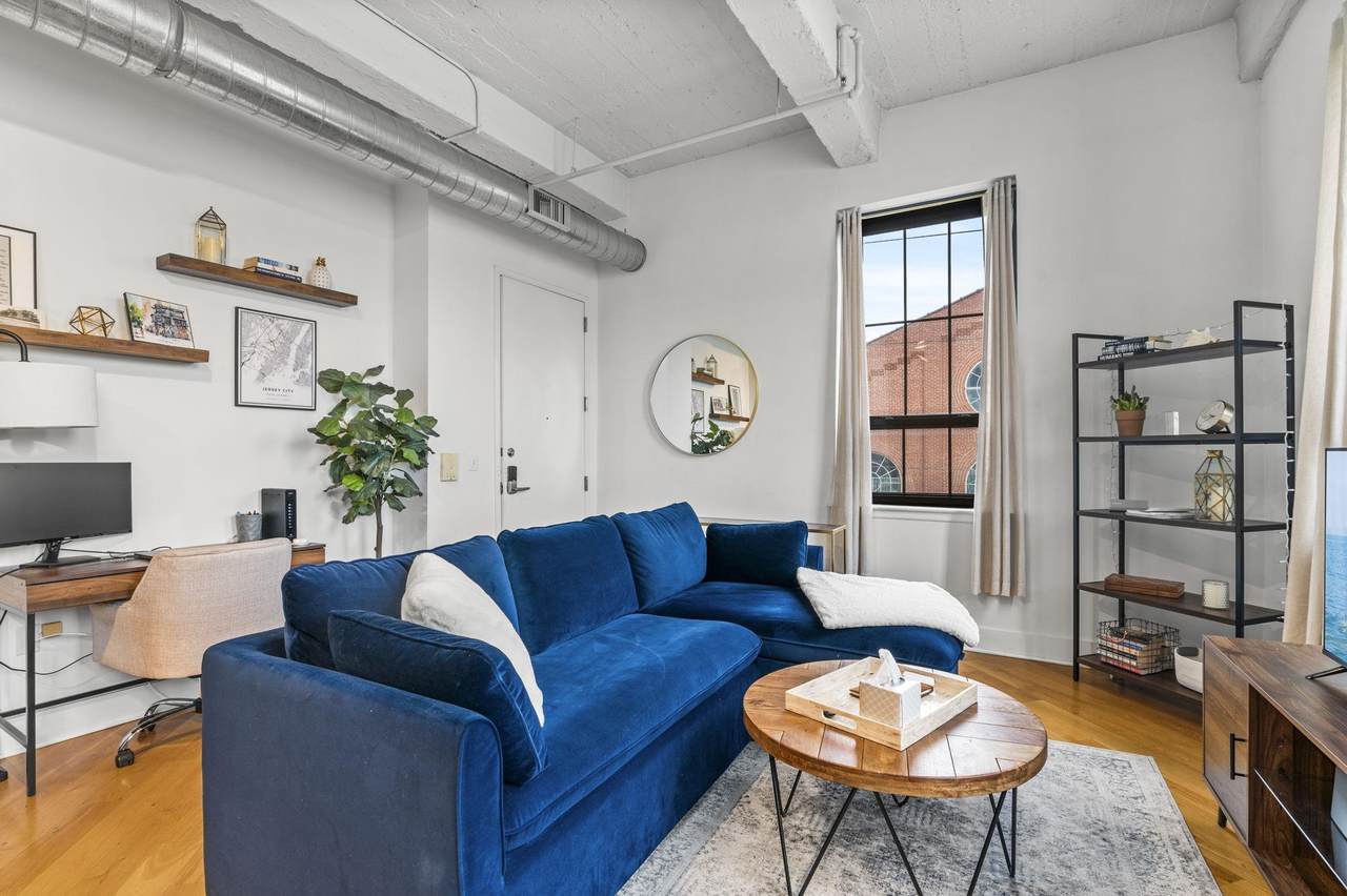 325 Palisade Ave - Photo 1