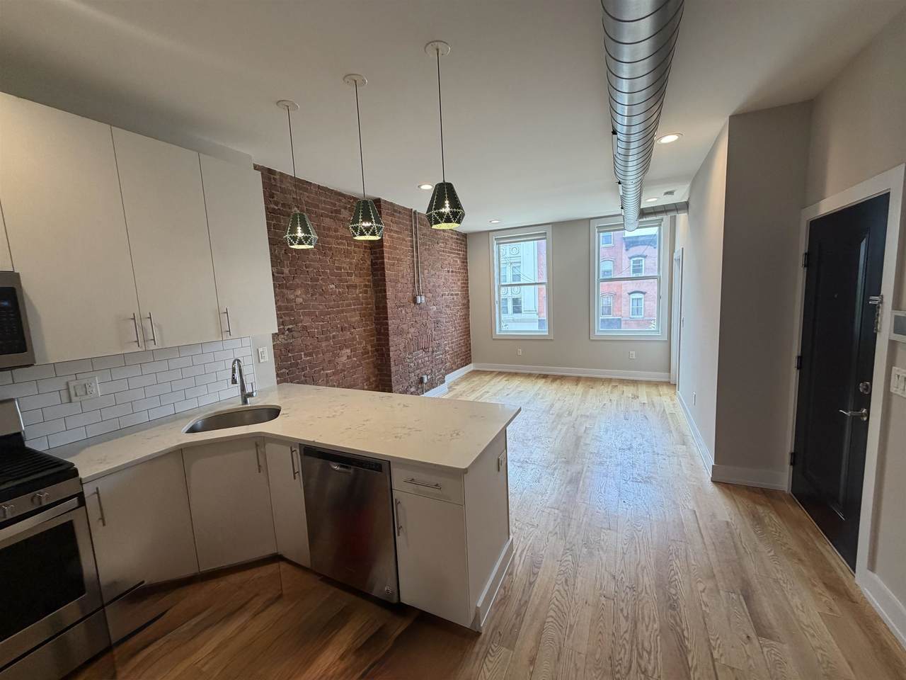 419 Washington St - Photo 1