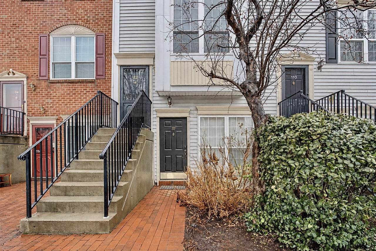 111 Cottonwood St - Photo 1
