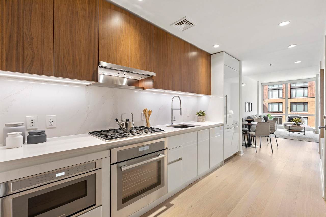 1000 Maxwell Lane - Photo 1