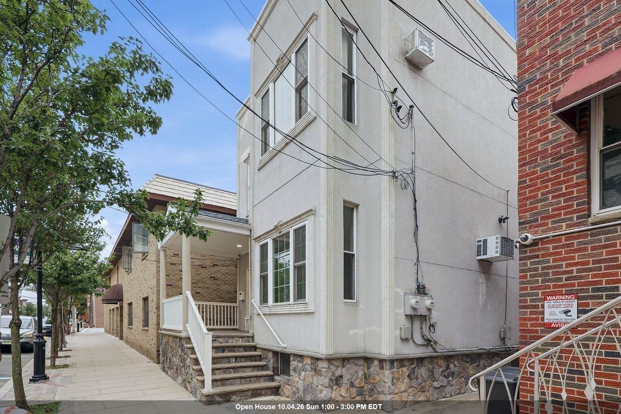 2207 Kerrigan Ave - Photo 1