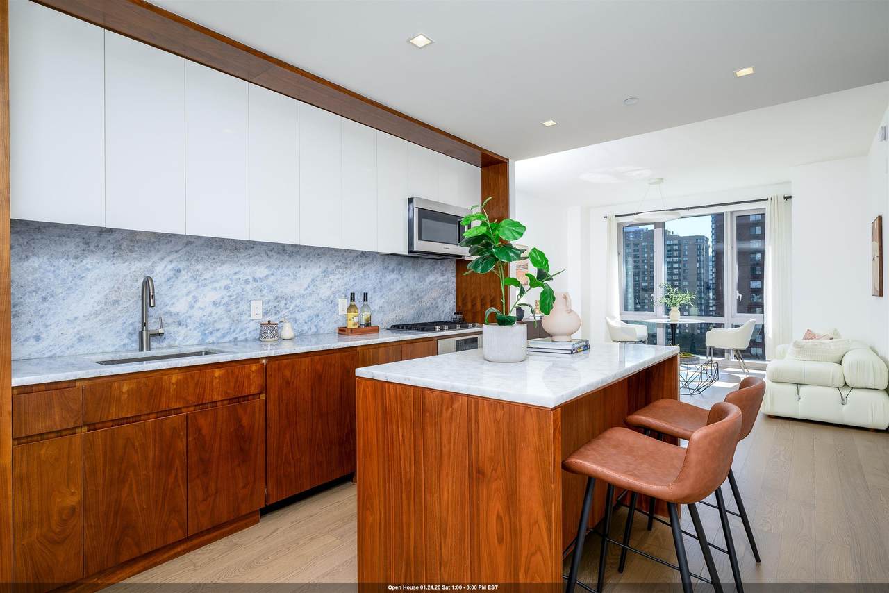 75 Park Lane South - Photo 1