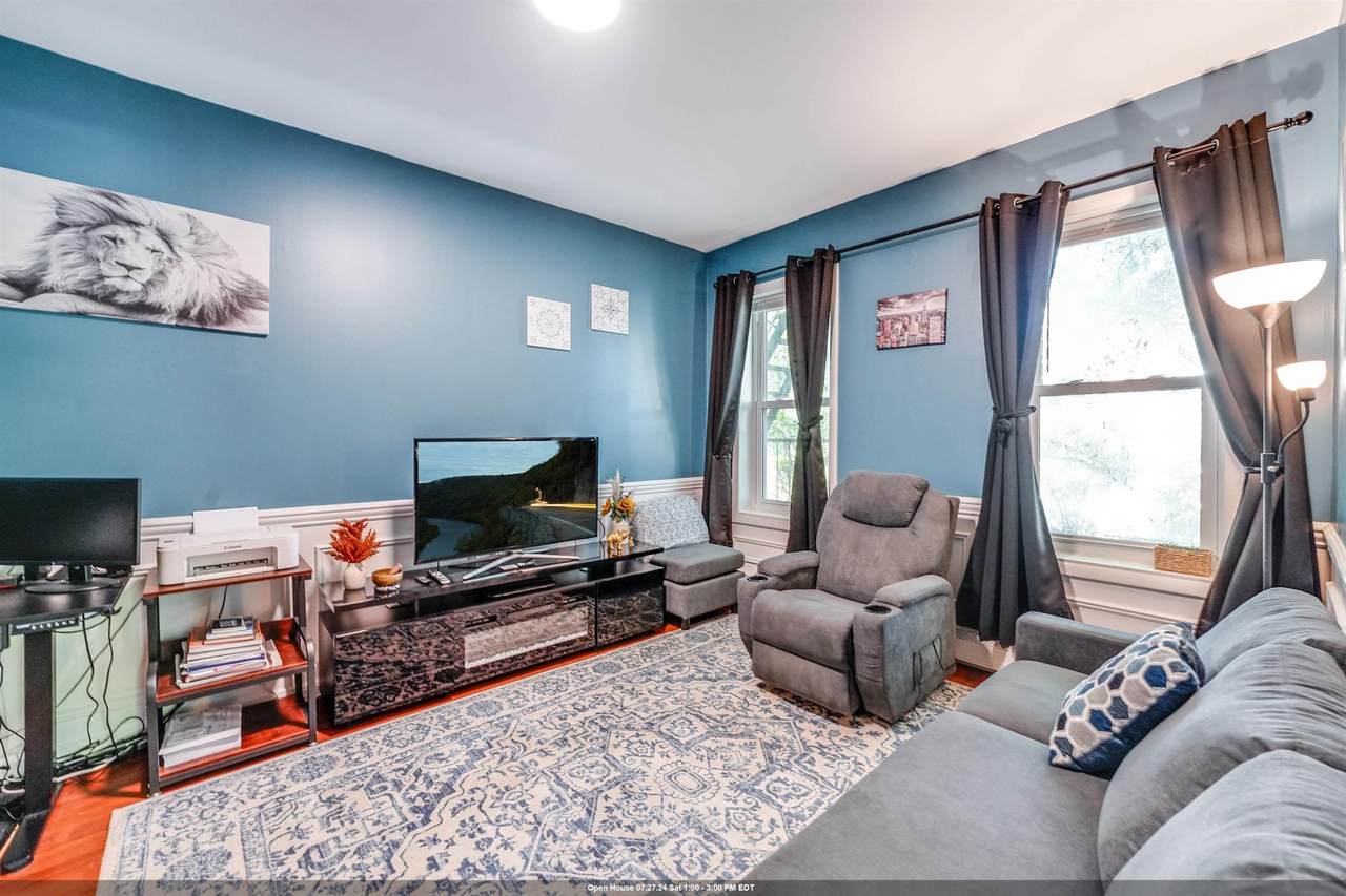 15 Broadway - Photo 1