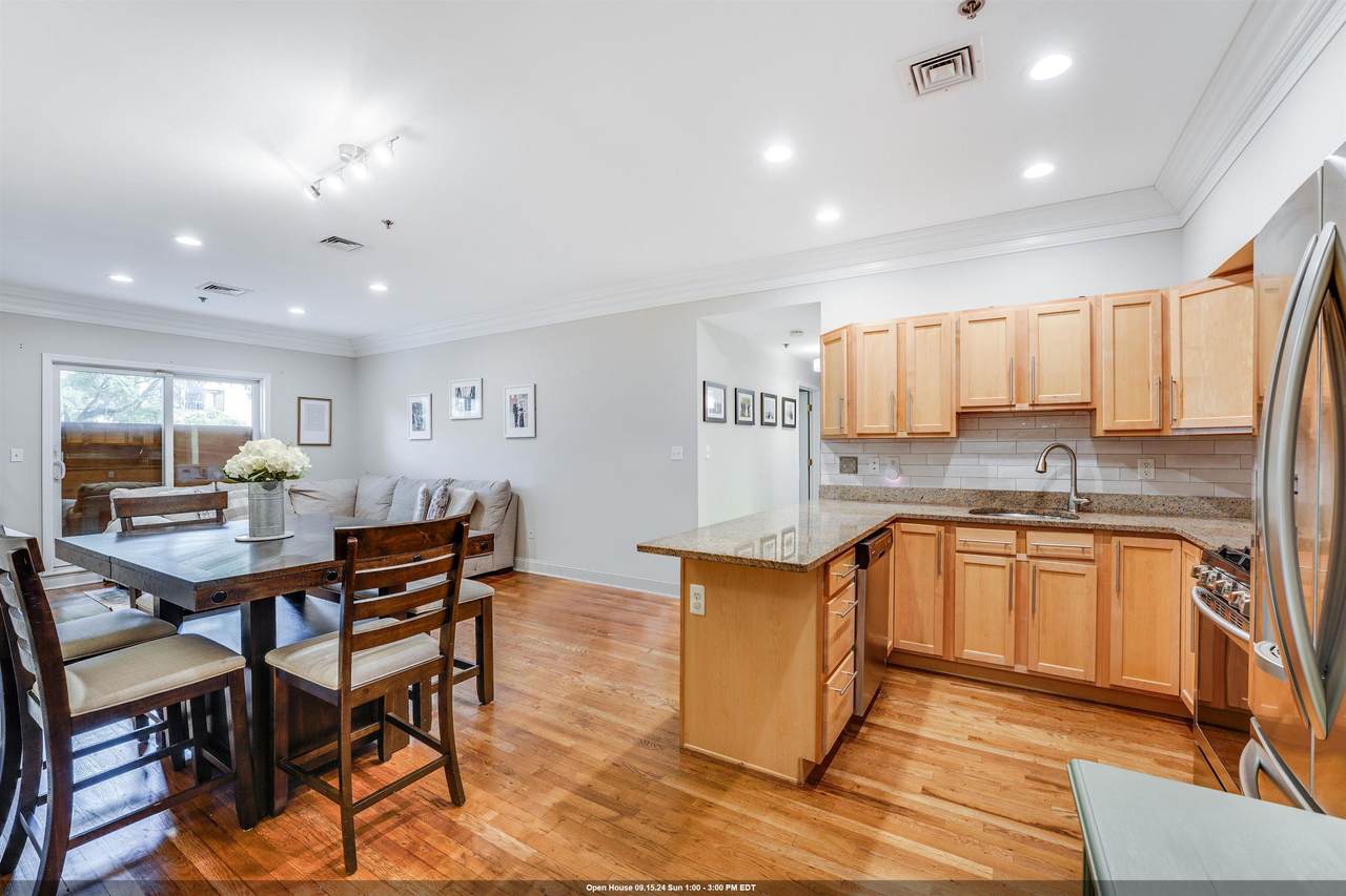 609 Jefferson St - Photo 1