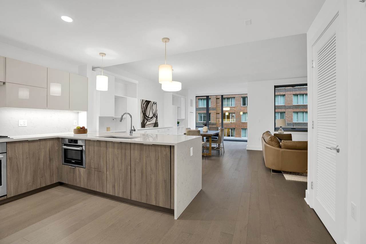 9 Avenue At Port Imperial - Photo 1