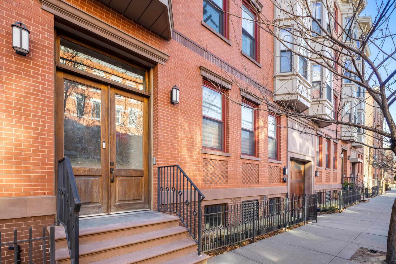 231 1ST ST - Photo 1