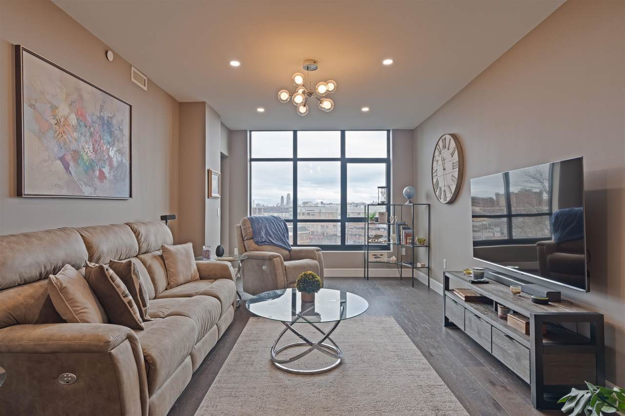 8701 Churchill Rd - Photo 1