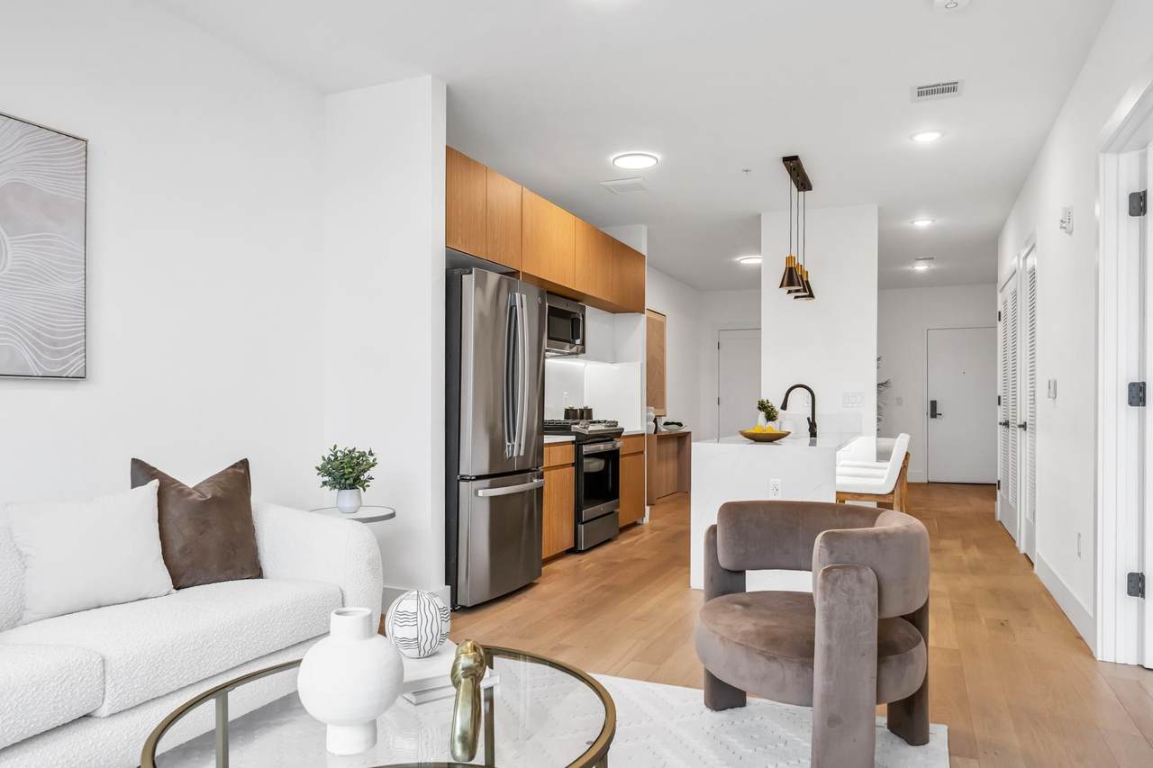 649 38TH ST - Photo 1