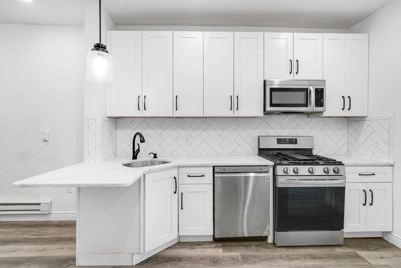 609 New York Ave - Photo 1