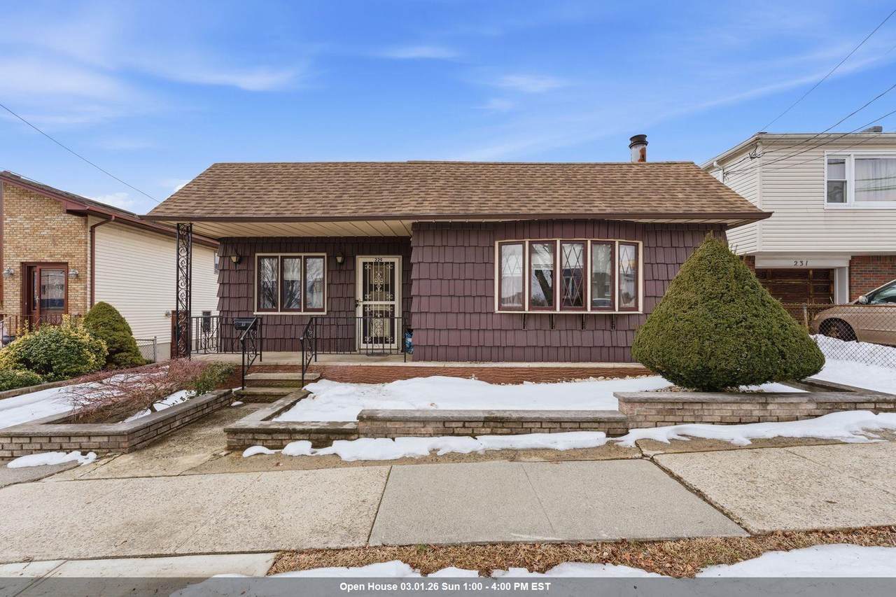 229 Centre Ave - Photo 1