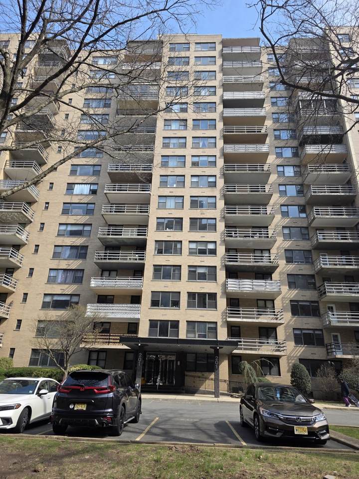 201 St Pauls Ave - Photo 1