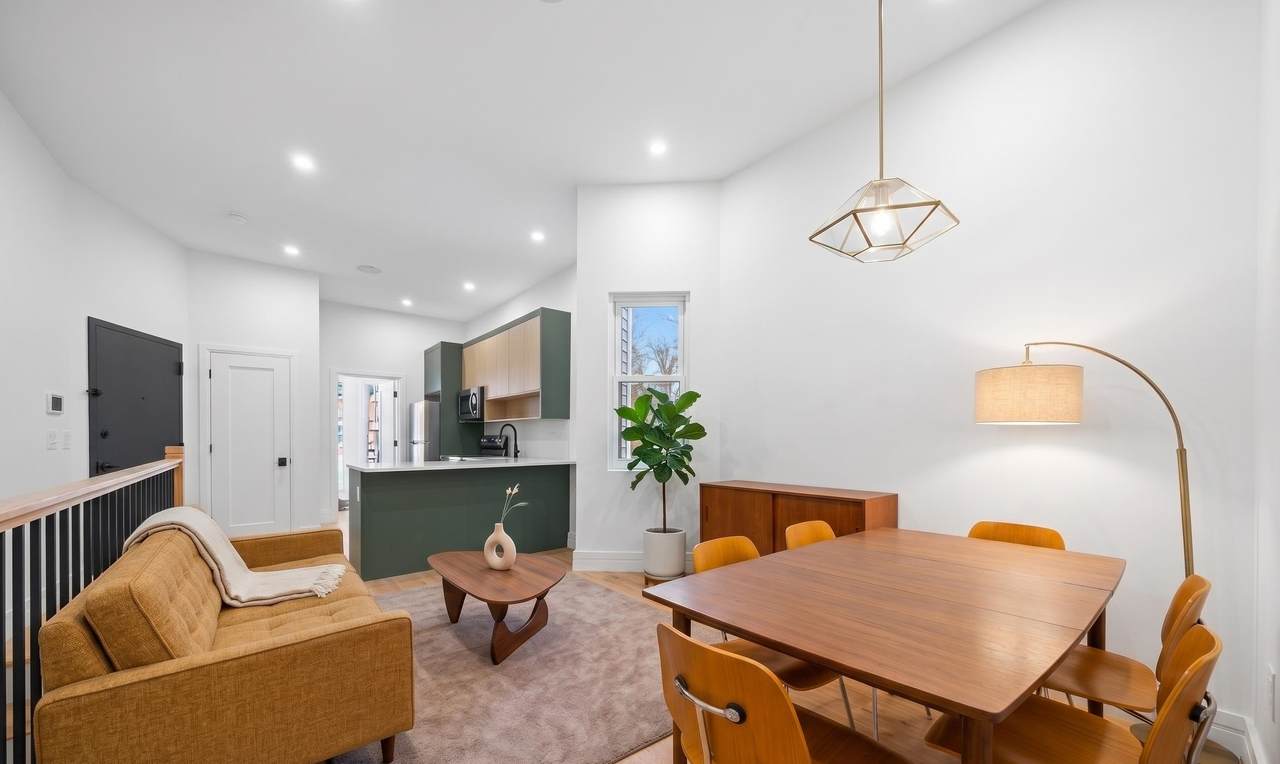 113 Lincoln St - Photo 1