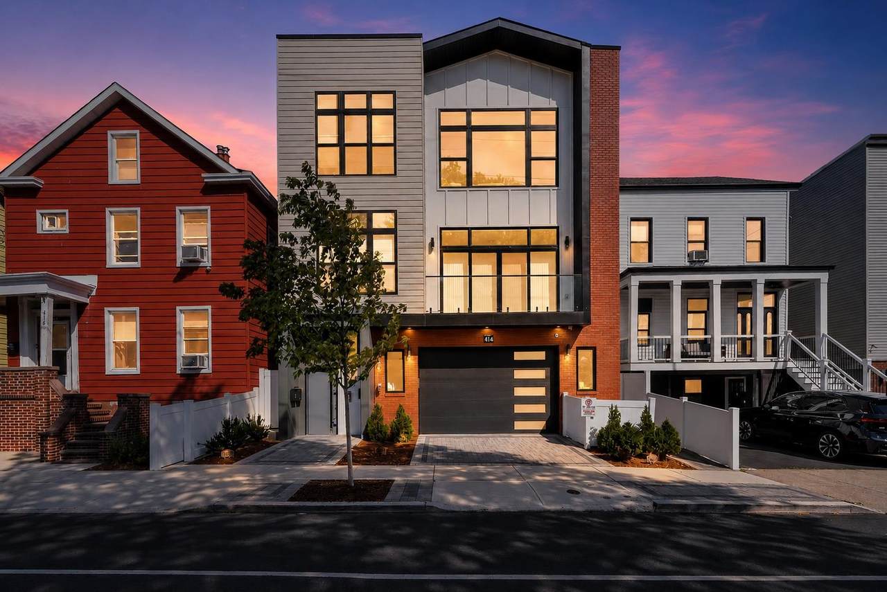 414 New York Ave - Photo 1