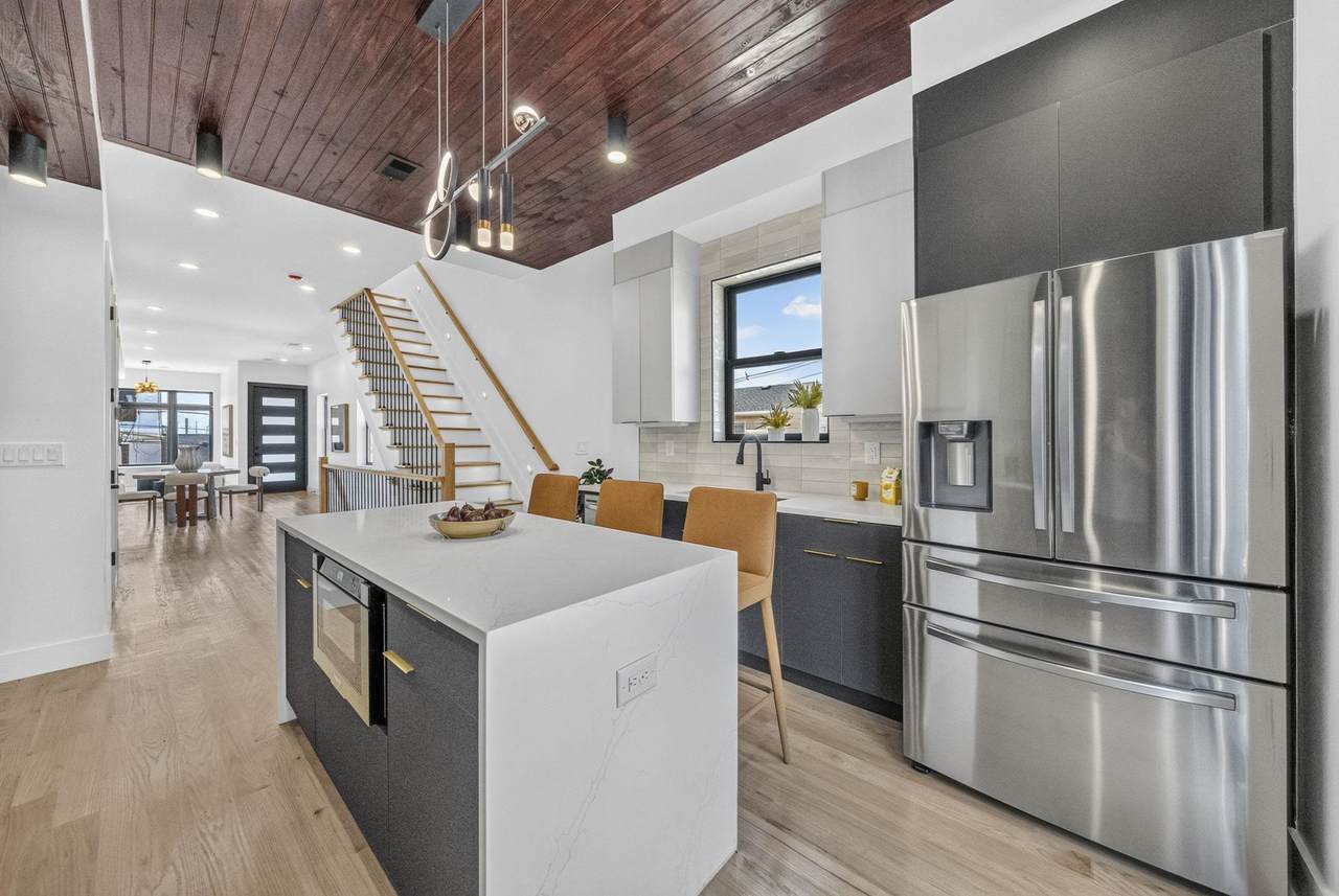 104 Terrace Ave - Photo 1