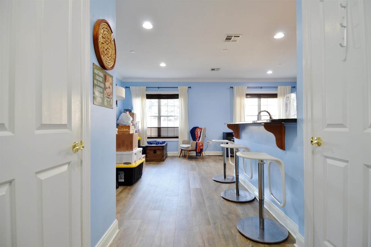 604 Avenue A - Photo 1