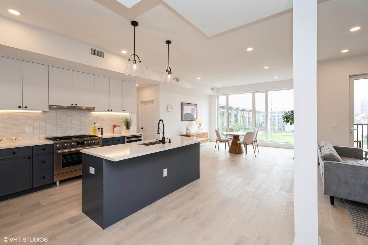 425 3RD ST - Photo 1