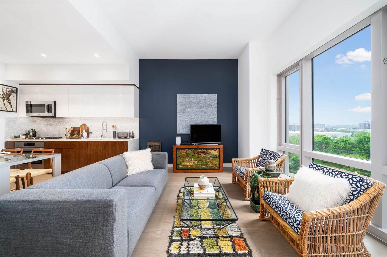 75 Park Lane South - Photo 1