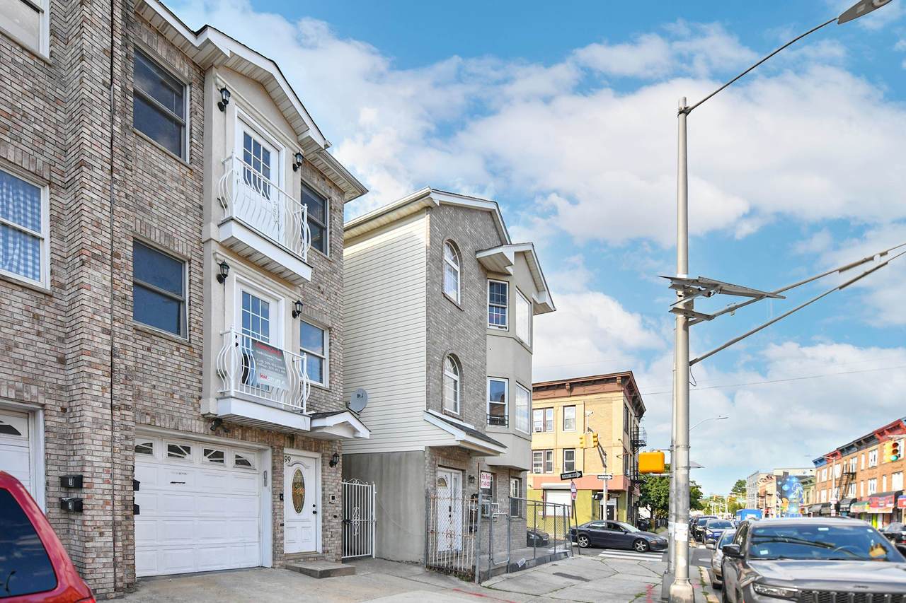 499 Ocean Ave - Photo 1