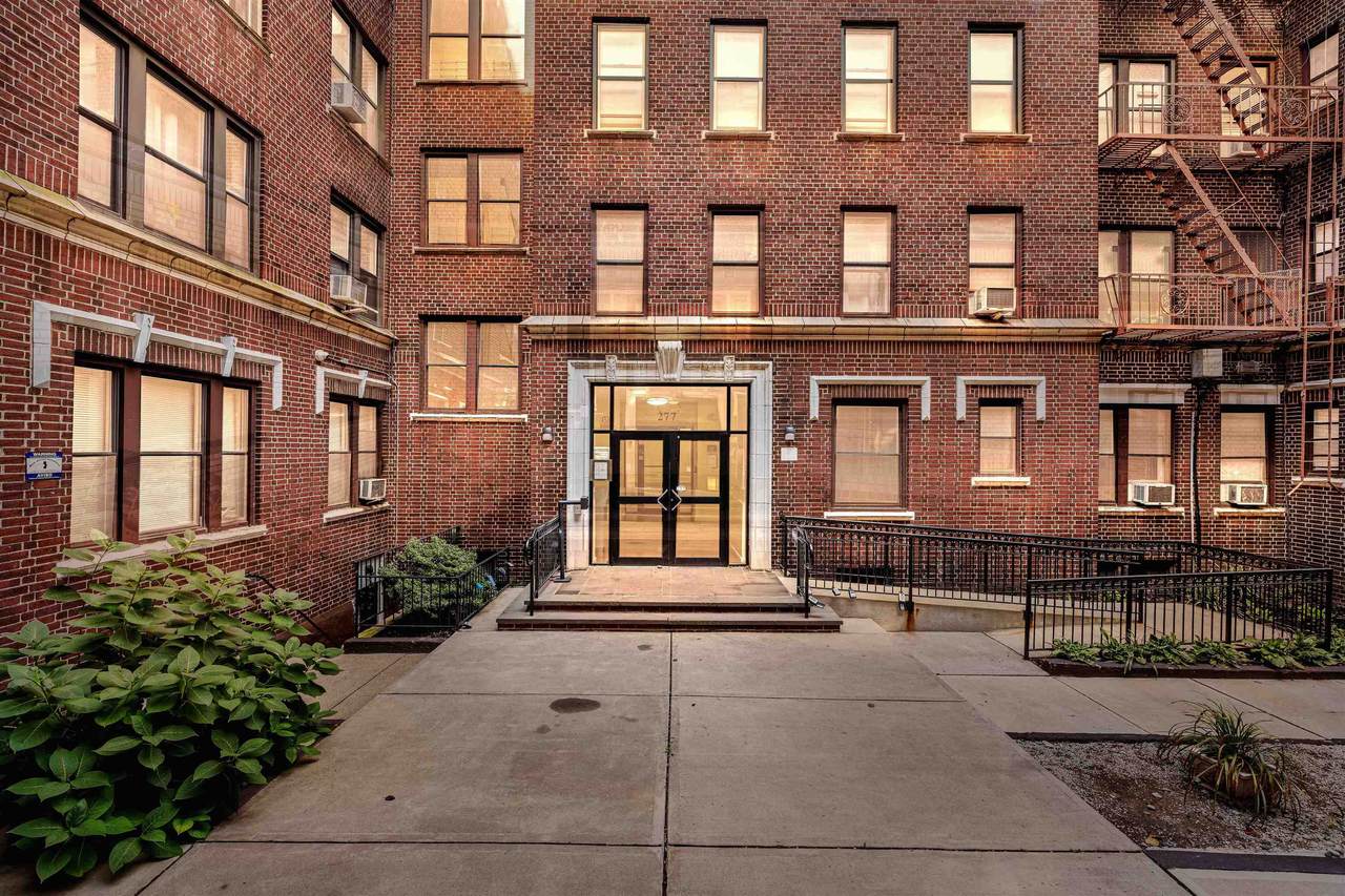 277 Harrison Ave - Photo 1