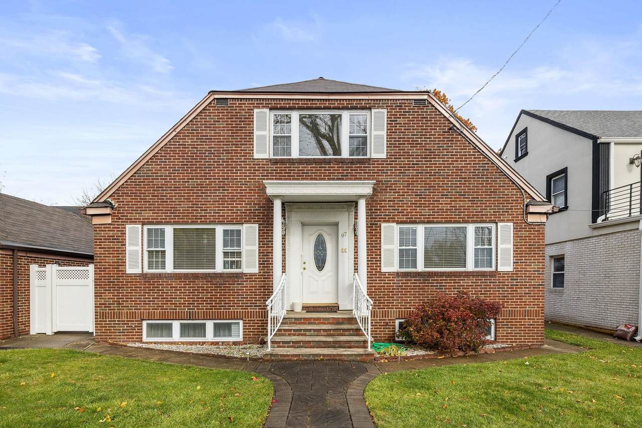 97 Riverview Ave - Photo 1