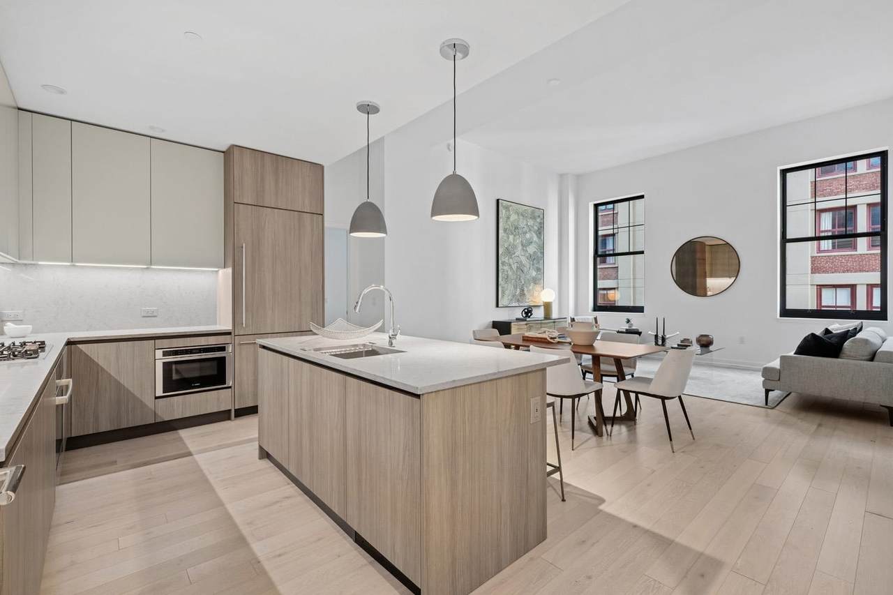 155 Bay St - Photo 1