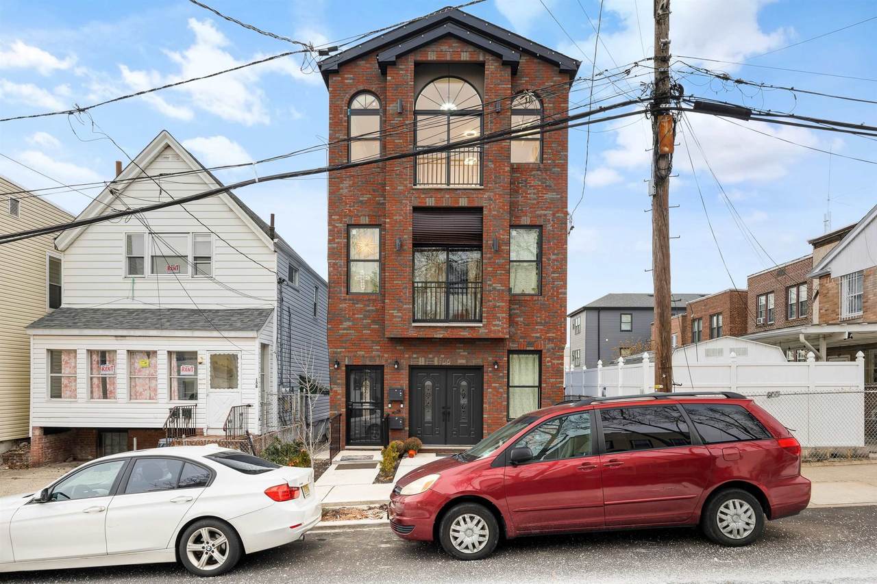 156 Leonard St - Photo 1