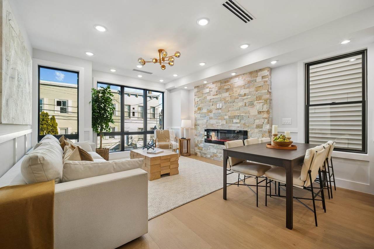 85 Bleecker St - Photo 1