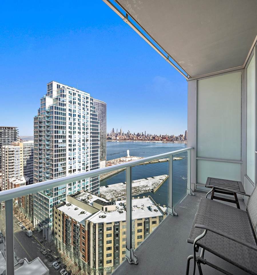 20 Newport Parkway - Photo 1