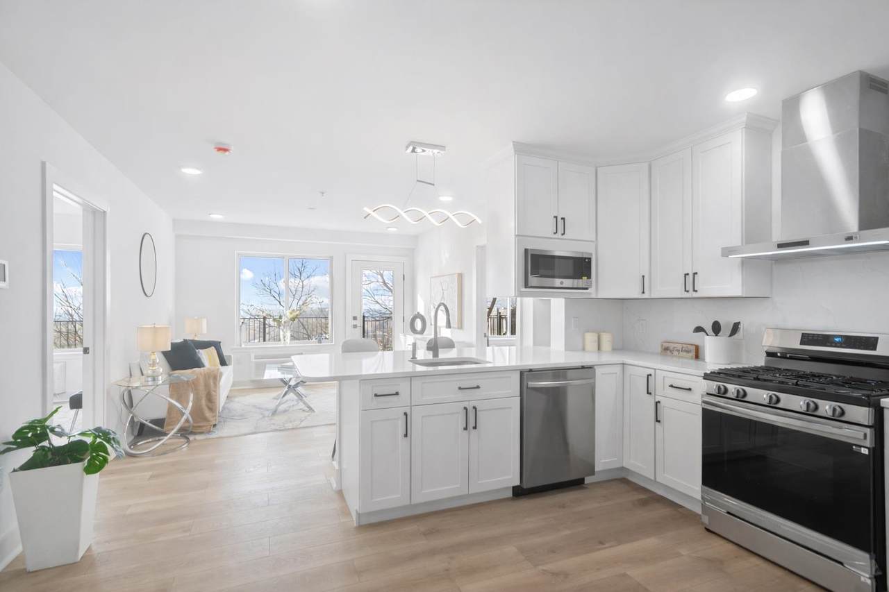 2601 Jane St - Photo 1