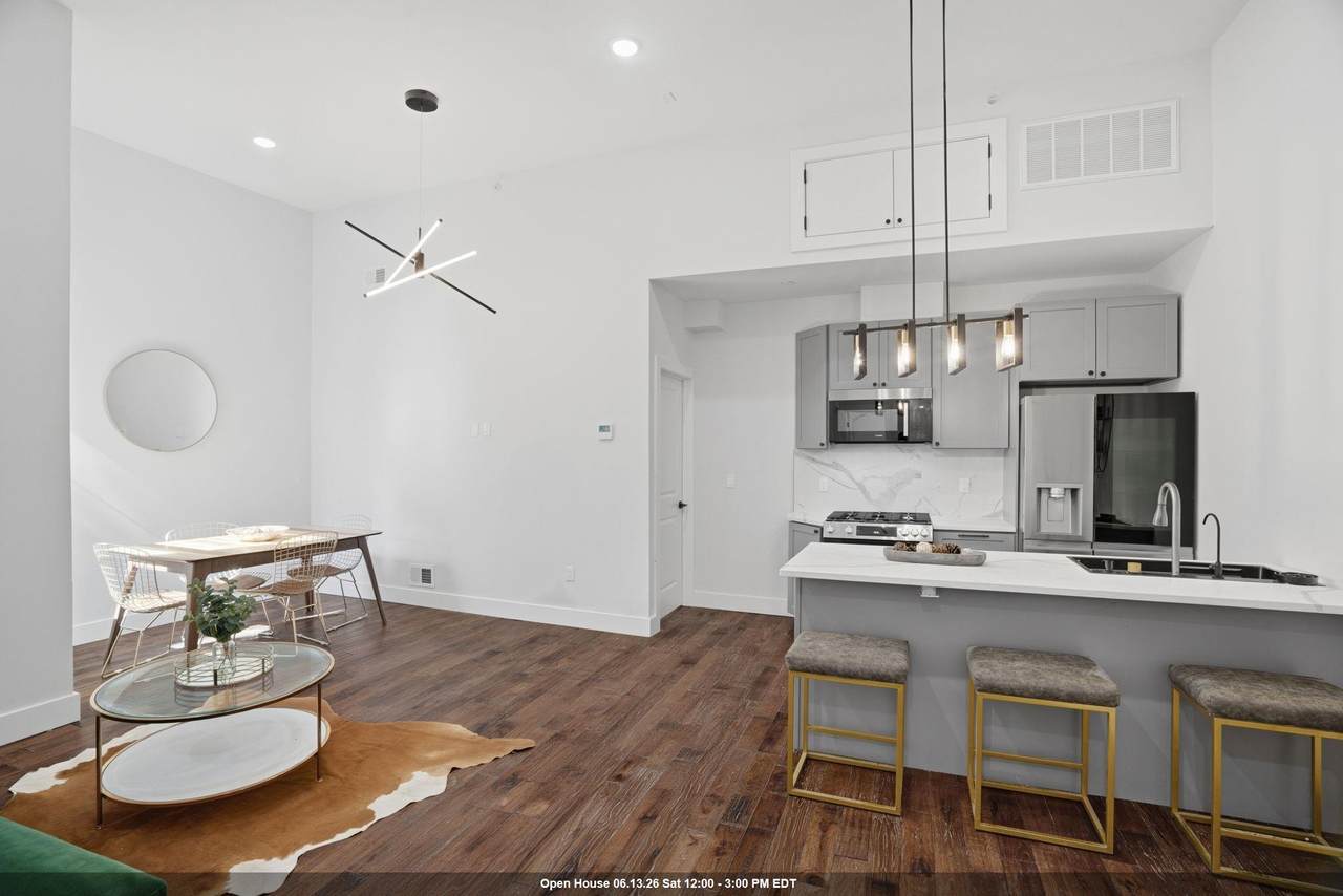 104 Glenwood Ave - Photo 1