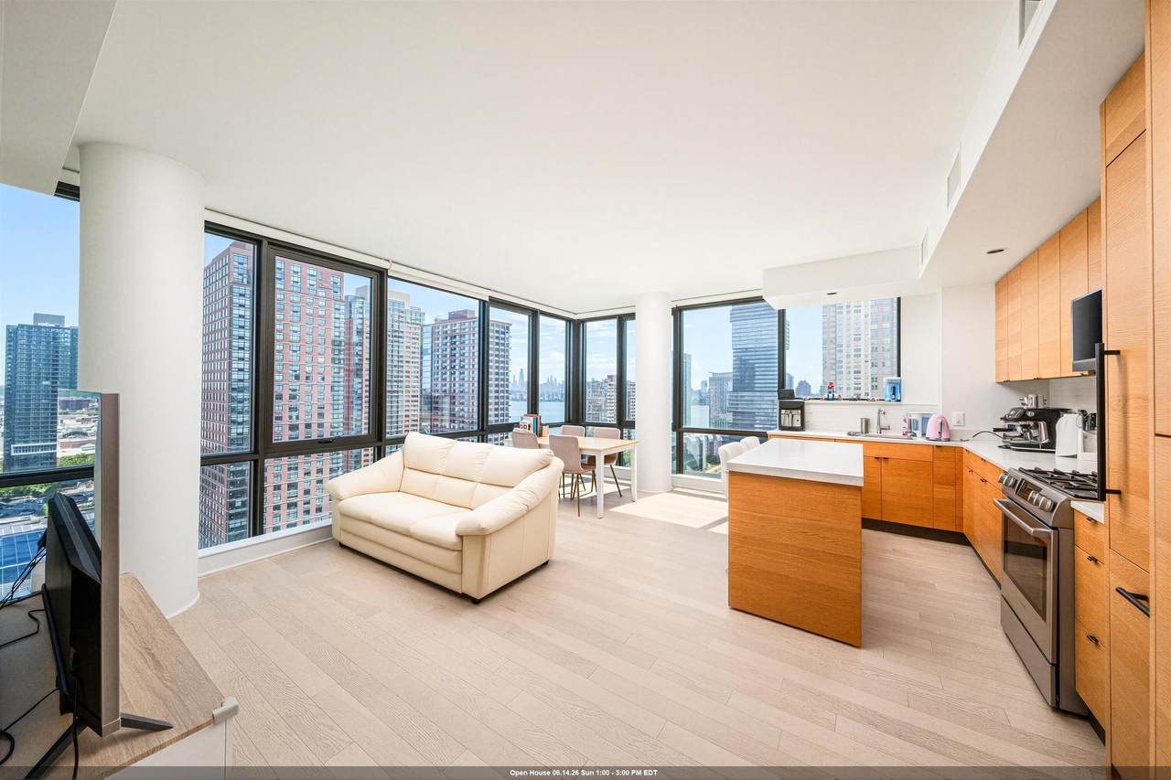 10 Provost St - Photo 1