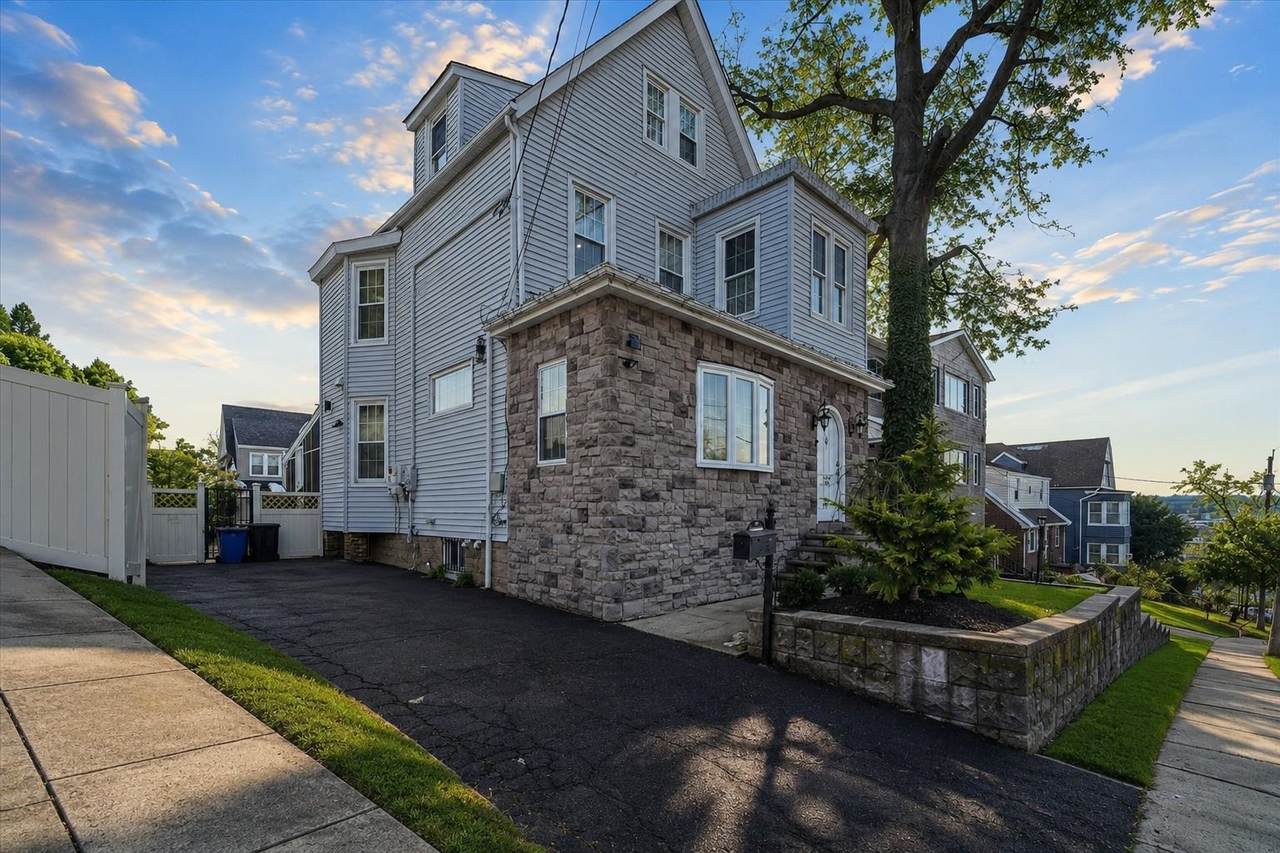 60 Stewart Ave - Photo 1