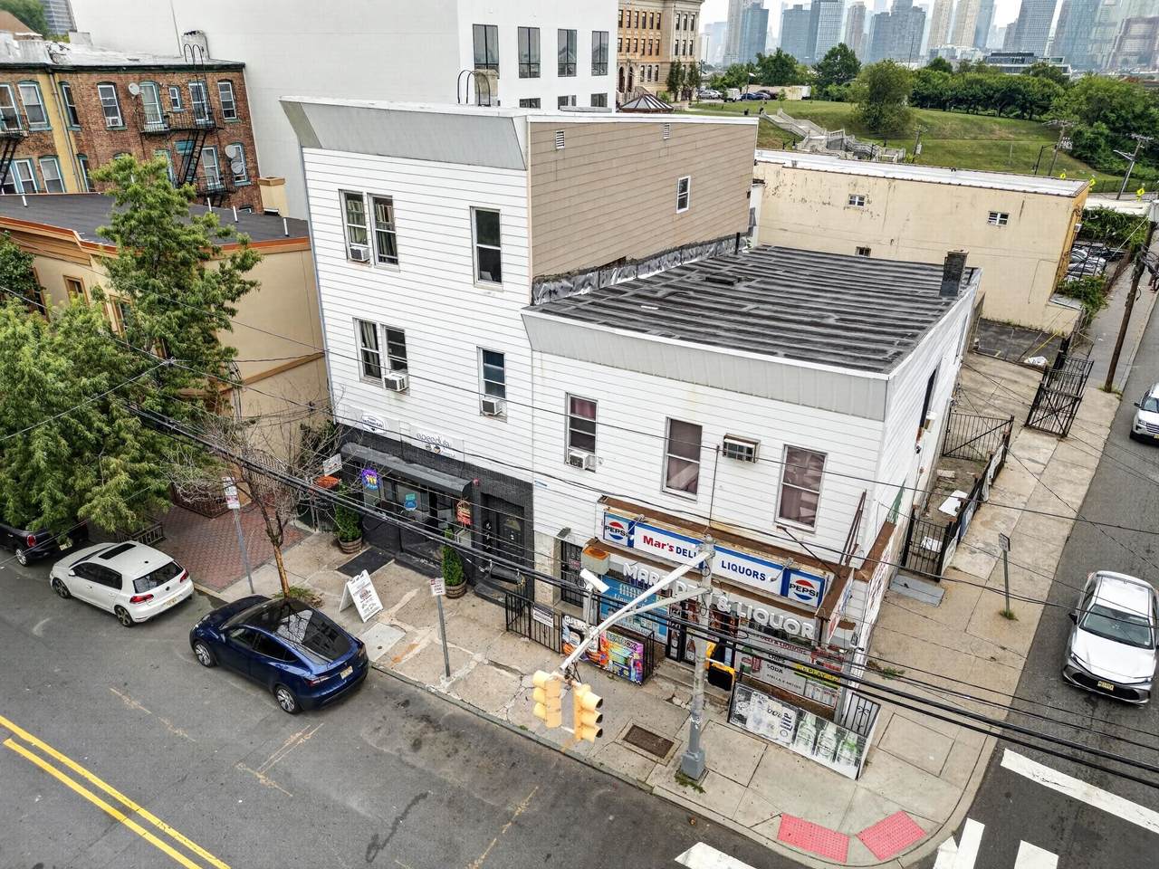154 Chestnut Ave - Photo 1